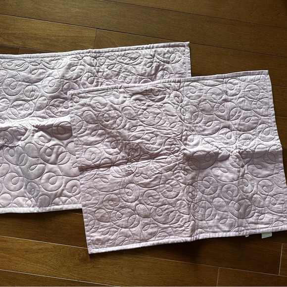 Target Bedding 2 Lightly Quilted Pink Mauve Pillow Cases Covers 2x